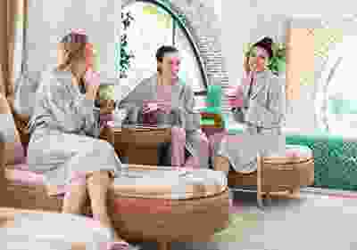 Image-Caption-8-3